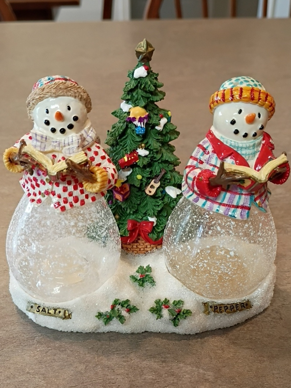 Princess House Snowman Salt and Pepper Set with Christmas Tree